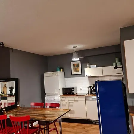 Old Town Apartment *